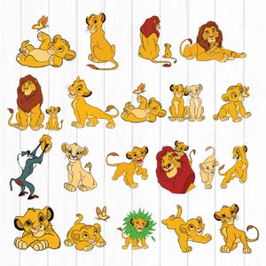 Puede incluir: Un conjunto de 18 imágenes de clipart digital que presentan varias poses de personajes de leones de la película de Disney El Rey León. Las imágenes incluyen leones adultos, cachorros de león y una mariposa.