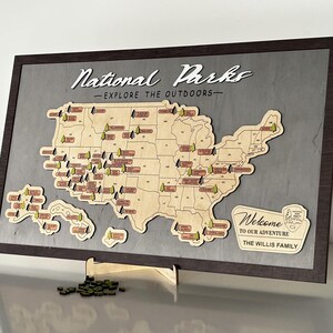 Carte de voyage LEMAP des parcs nationaux en bois des États-Unis avec des arbres pour enregistrer les visites des parcs