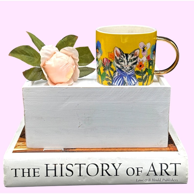 Taza floral Francesca Kaye de Anthropologie con diseño de gato y asa dorada - Cerámica multicolor amarilla imagen 1