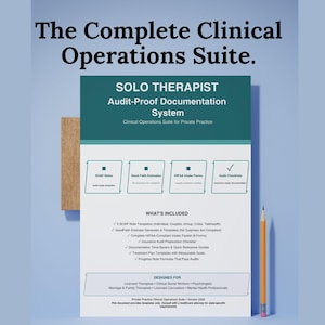 Op de afbeelding: Een teal en wit document getiteld "SOLO THERAPIST Audit-Proof Documentation System" met de tekst "The Complete Clinical Operations Suite." Het document bevat een lijst met functies en is ontworpen voor therapeuten en counselors. Een houten blok en een potlood staan in de afbeelding.