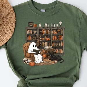Retro Ghost Reading Books T-shirt, Librarian Ghost Halloween, Halloween Teacher Sweatshirt, Halloween Shirt, Teacher Gift, Boo School