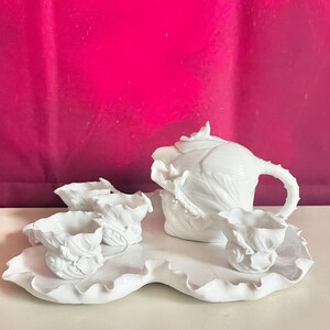 Juego de té de porcelana vintage / Tetera floral rococó, bandeja y tazas de hojas de loto / Decoración de vajilla coleccionable