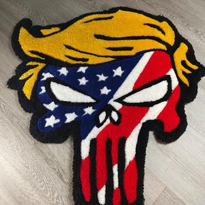 Alfombra de mechones con el Castigador de Trump / Decoración patriótica audaz / Alfombra hecha a mano / Arte rupestre político / Hecho por veteranos / Alfombra de mechones con la bandera de EE. UU.