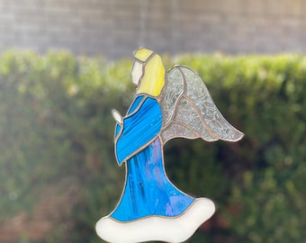 芸術品！天使 の翼 イタリア アンティークステンドグラス 流木アート クリスマス 青い翼を持つ祈りの天使のステンドグラス - 手作りのスピリチュアルな