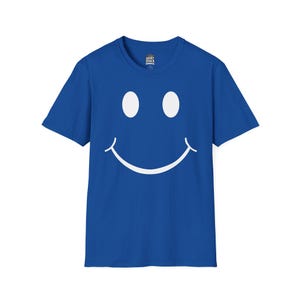 Smiley Face T Shirt Happy Graphic Tee Simple Minimal Shirt Feel Good Outfit Everyday Casual Tee Unisex Soft Cotton Shirt Gift Idea Royal