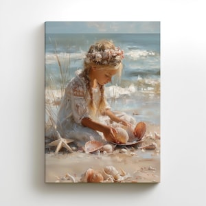 Può includere: Stampa su tela di una giovane persona su una spiaggia, circondata da conchiglie. La persona indossa un vestito bianco e una corona di fiori, con lunghe trecce bionde. L'opera d'arte ha uno stile morbido e pittorico, con un focus sulla luce naturale e lo sfondo oceanico.