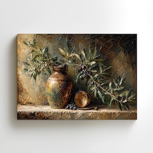 Può includere: Dipinto di natura morta con un vaso di bronzo strutturato con rami di ulivo e olive scure. Una piccola tazza e piattino sono accanto al vaso. Lo sfondo ha una tavolozza di colori neutri strutturati.