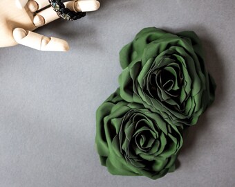 Broszka z dwoma kwiatami, kwiaty ręcznie robione, khaki zielony