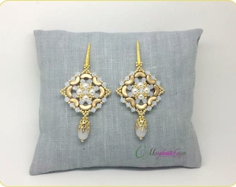 催眠イヤリングのパターン。アルコスとスワロフスキークリスタルを使ったステップバイステップのPDFビーズチュートリアル