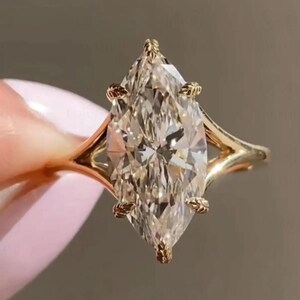 Anillo de compromiso de moissanita talla marquesa de 2 quilates, anillo de propuesta de boda de oro amarillo de 14 quilates con brazo dividido, anillo de promesa de 6 puntas, anillo de aniversario.