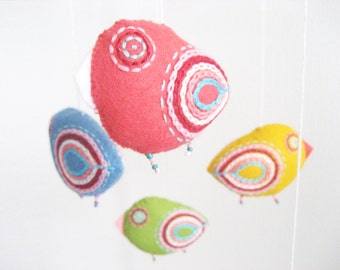 Neutral rainbow nursery mobile. Baby crib mobile. Felt mobile nursery. Bird mobile. Baby mobile. Baby shower neutral gift