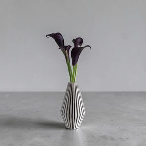 Gray Brutalist Faceted Vase | Angular Geometric Vase | Modern Sculptural Home Decor | 3D Printed | Ash Gray | No. 04 Vantik