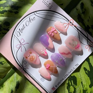Kawaii Süsse 3D | 3D Kunst Benutzerdefinierte Press-on-Nagel | Mandelform | Patelfarbe | Handgemachte Kunst | Kawaii Nägel | Süße Nägel