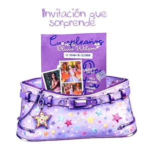 May include: A purple purse with a star pattern holds a birthday invitation. The invitation features photos, text that reads "Cumplea&ntilde;os Olivia Wilson", and the words "Es Tiempo De Celebrar". A star-shaped charm hangs from the purse.