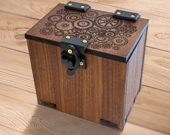 Ręcznie robione pudełko na karty MTG z orzecha włoskiego: ponad 100 kart w koszulkach, kieszeń na żetony, motyw artefaktów