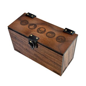 MTG Multi-Deck-Box: Über 300 Karten in Hüllen, handgefertigt aus Walnussholz, Magic: The Gathering Mana-Thema (ohne KI)