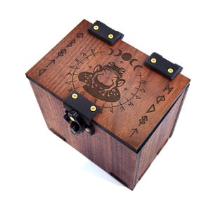 MTG Deck Box Frog Wizard Theme: 100+ Sleeved Cards, Dice Tray (No AI)