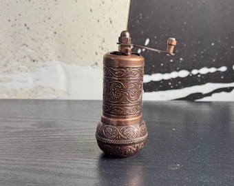 Handmade Turkish Spice Grinder – Manual Pepper Mill for Salt, Coriander & Herbs | Antique Design | Plastic-Free Kitchen Mill