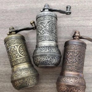 Molinillo de especias turco hecho a mano: molinillo de pimienta manual para sal, cilantro y hierbas / Diseño antiguo / Molinillo de cocina sin plástico