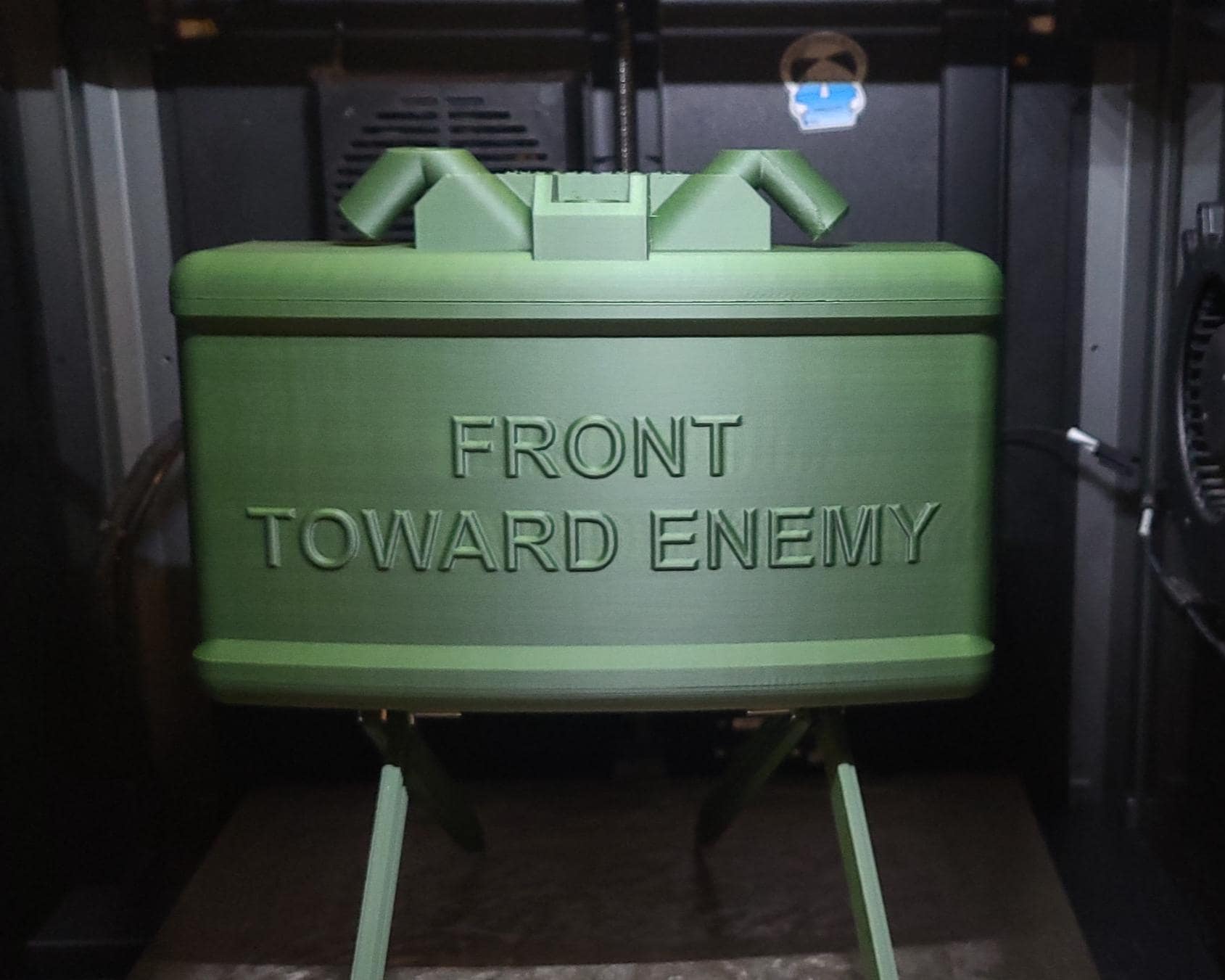 M18A1 Claymore Replica: Man Cave Decor, Militaria Collector Item