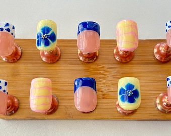 Peint à la main personnalisé | Réutilisable | Gel fleuri estival, pointe française, gel floral à appliquer sur les ongles | Faux ongles en acrylique | Ongles en gel | Appuyez sur les ongles