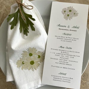 Gepersonaliseerd evenementmenu Daisy Design, elegant repetitiedinermenu, gepersonaliseerd menu, menu verjaardagsfeestje, trouwmenu, pensioenmenu