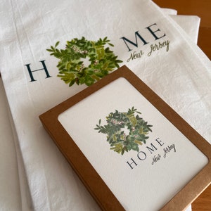 Welcome Home Gepersonaliseerde botanische cadeauset, gepersonaliseerde theedoek, notitiekaartenset, keukendecor, New Jersey, gepersonaliseerd welkomstcadeau,