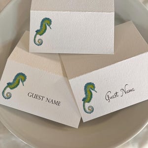 Sea Horse Beach Theme Tented Name Cards, Ocean Chic Themenparty, Strand Thema, Hochzeit, Ereigniskarten, Beach Party Sea Horse Art, Zugeordneter Sitzplatz