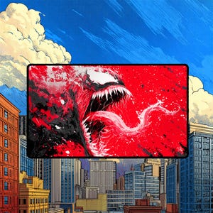 Puede incluir: Gráfico rojo y negro impactante que representa un monstruo con dientes afilados y una larga lengua. La obra de arte está ambientada en un telón de fondo de paisaje urbano con un estilo de cómic, con un cielo azul y nubes.