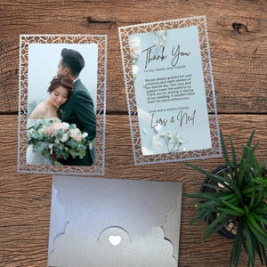 Carte photo personnalisée découpée au laser pour portefeuille de mariage avec message personnalisé - Élégant souvenir en métal avec enveloppe - Photo au recto + note au verso