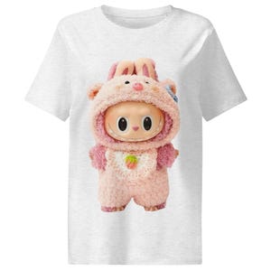 Bonita camiseta rosa de Labubu: camiseta kawaii suave y estética para niñas, estilo de dibujos animados caprichosos, adorable camiseta del personaje Labubu, un regalo para ella.