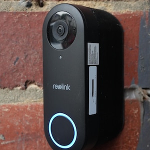 Reolink PoE Angled Doorbell Mount Wedge Bracket - Transform your viewing zone to a better angle