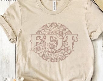 Henna Flower FDT T-Shirt: Subtile Politische Botschaft, Boho-Stil, 100% Baumwolle, Unisex, mehrere Farben erhältlich