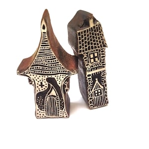Cabaña de brujas, ambiente cottagecore caprichoso, casas de cuento de hadas, sellos de xilografía, impresión textil, tarjetas, sellos de arcilla o cerámica