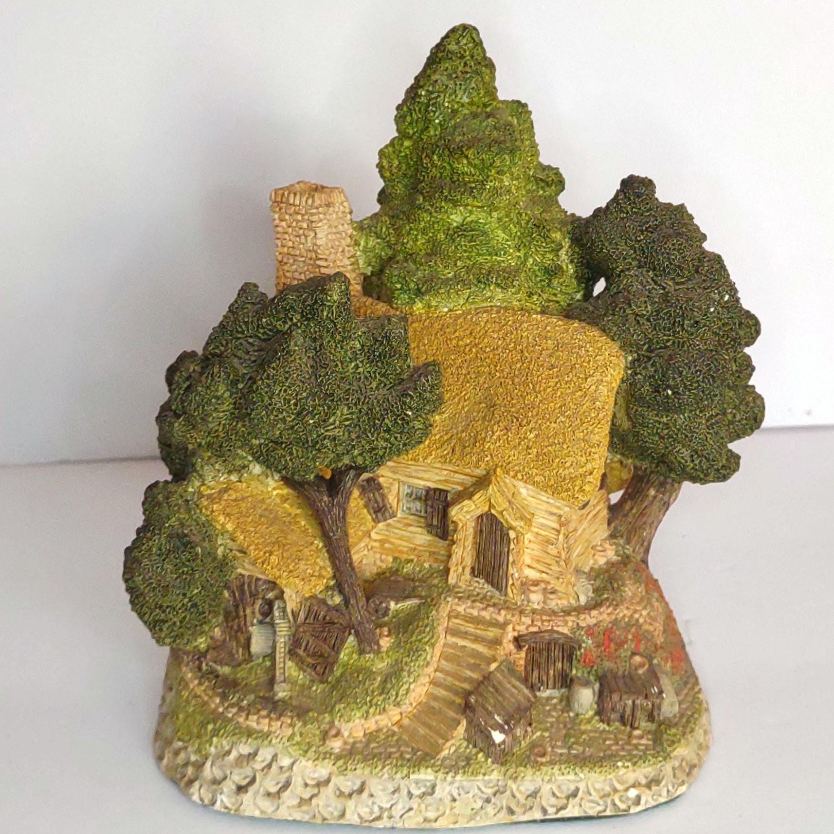 Vintage David Winter Hermit's Humble Home 1985
