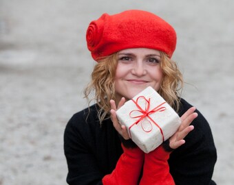 Felt hat beret merino wool red color warm woman felted accessory Ready to send