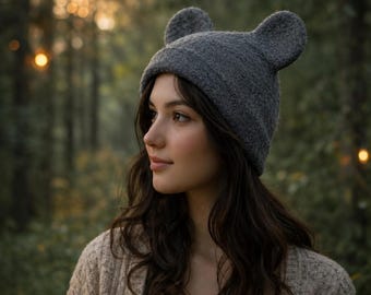 Gorro de fieltro gris con orejas de oso / Gorro de lana hecho a mano / Estilo bosque caprichoso / Gorro de invierno acogedor / Regalo para ella
