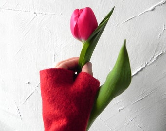 Guantes sin dedos de lana afieltrada hechos a mano – Calentadores de muñeca rojos