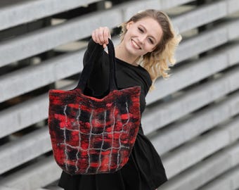 Bolso tote de fieltro rojo: accesorio de lana merino hecho a mano