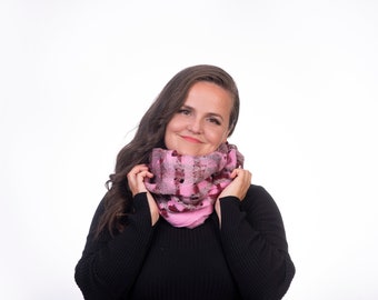 Pink infinity scarf, felted wool scarf, original gift idea, fall fashion, Ready to send