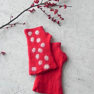 Dots arm warmers for woman, original accessory from merino wool, great gift idea image 3