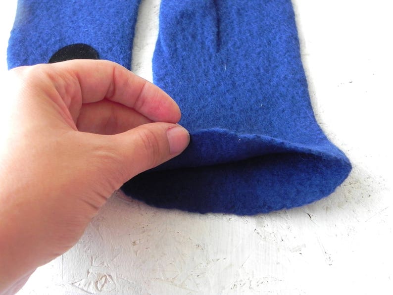 Blue mittens, Felted mittens, wool mittens, minimalist mittens, merino wool, original, warm wool gloves, woman accessory, winter mittens image 4
