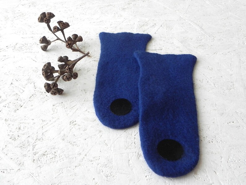 Blue mittens, Felted mittens, wool mittens, minimalist mittens, merino wool, original, warm wool gloves, woman accessory, winter mittens image 3