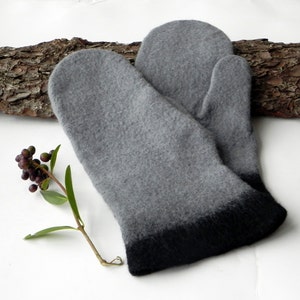 Gefilzte Handschuhe grau schwarze Wolle Handschuhe gefilzte Handschuhe warme Handschuhe Armwärmer Winter Zubehör Merinowolle große Weihnachtsgeschenk Bild 1