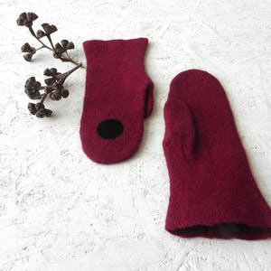 Felted mittens, wool mittens, burgundy mittens, minimalist mittens, merino wool, original, warm wool gloves, woman accessory, winter mittens image 4