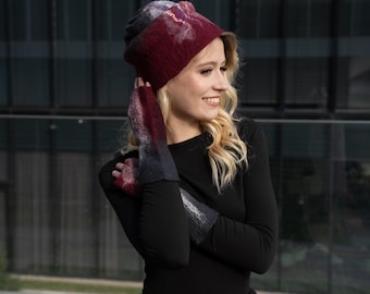 Berretto in feltro di lana merino: cappello invernale fatto a mano color bordeaux-grigio (M-S)