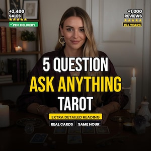 Könnte beinhalten: Eine Frau mit langen blonden Haaren steht im Mittelpunkt des Bildes, mit dem Text "5 QUESTION ASK ANYTHING TAROT" in großen, fetten Buchstaben. Das Bild enthält Text mit der Aufschrift "EXTRA DETAILED READING", "REAL CARDS" und "SAME HOUR".