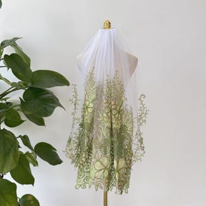 Green Lace Plant Wedding Veil, Custom Bridal Veil for Garden Wedding, Fingertip Veil, Lace Leaf Flower Veil, Any Length Veil, Cathedral Veil