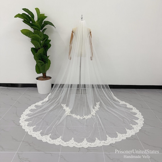 Vintage Chantilly Lace Bridal Veil, Elegant Pearl Tulle Lace 