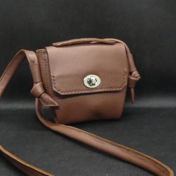 Micro sac en cuir marron, avec bandoulière - Série Limitée - Fabrication Française